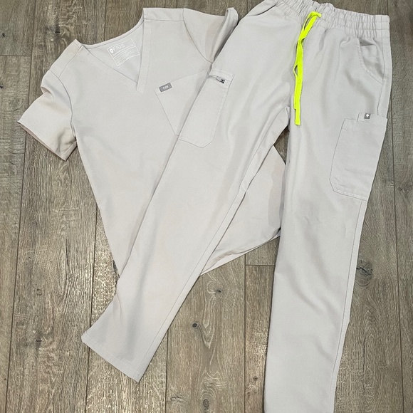 Figs Scrubs sets! 16 sets in total. - Picture 1 of 16